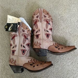 BRAND NEW- unworn Dan Post Cowboy Boots